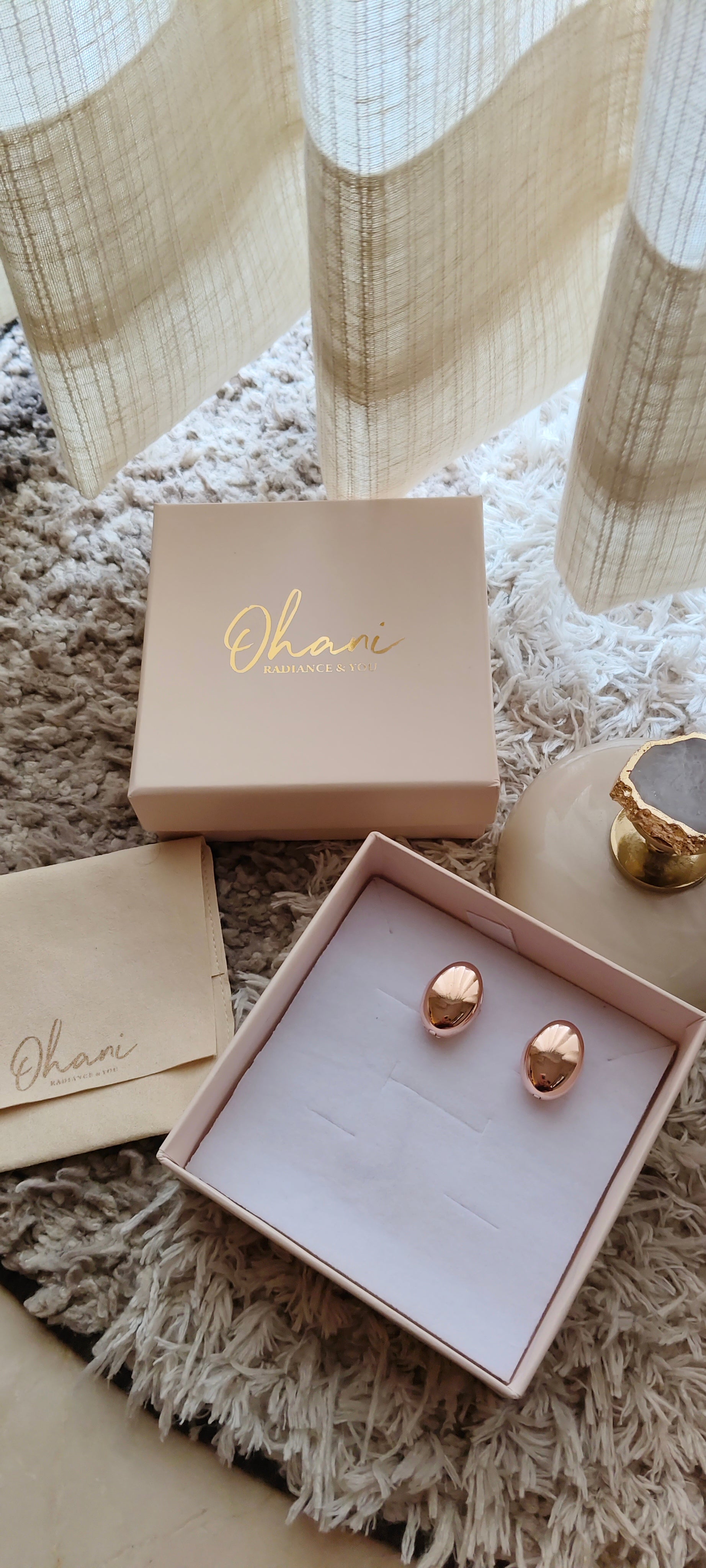 Blush Oval Pop Earrings