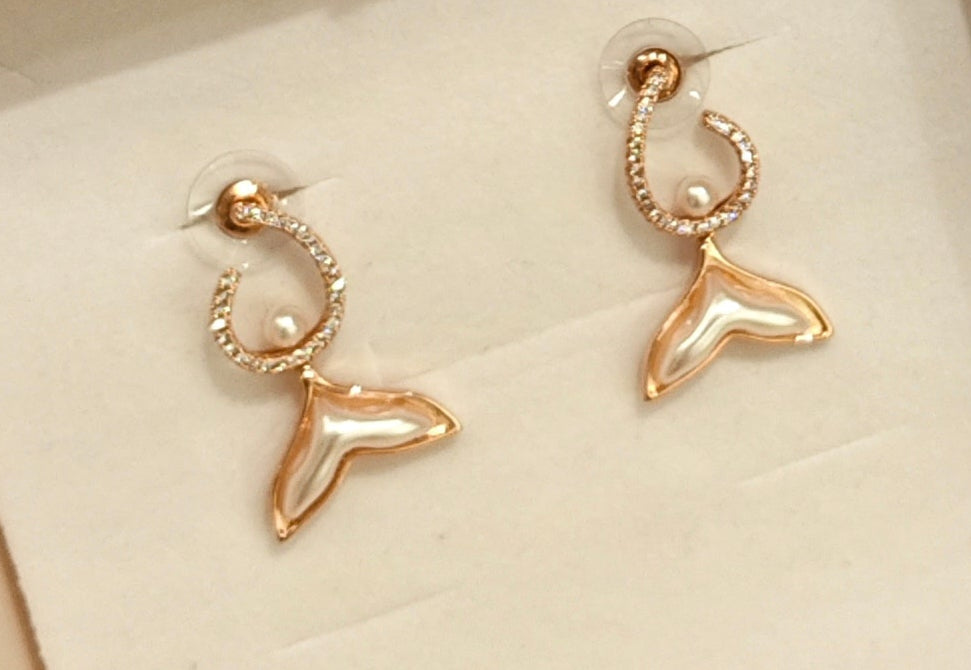 Pearl of Heart Earrings