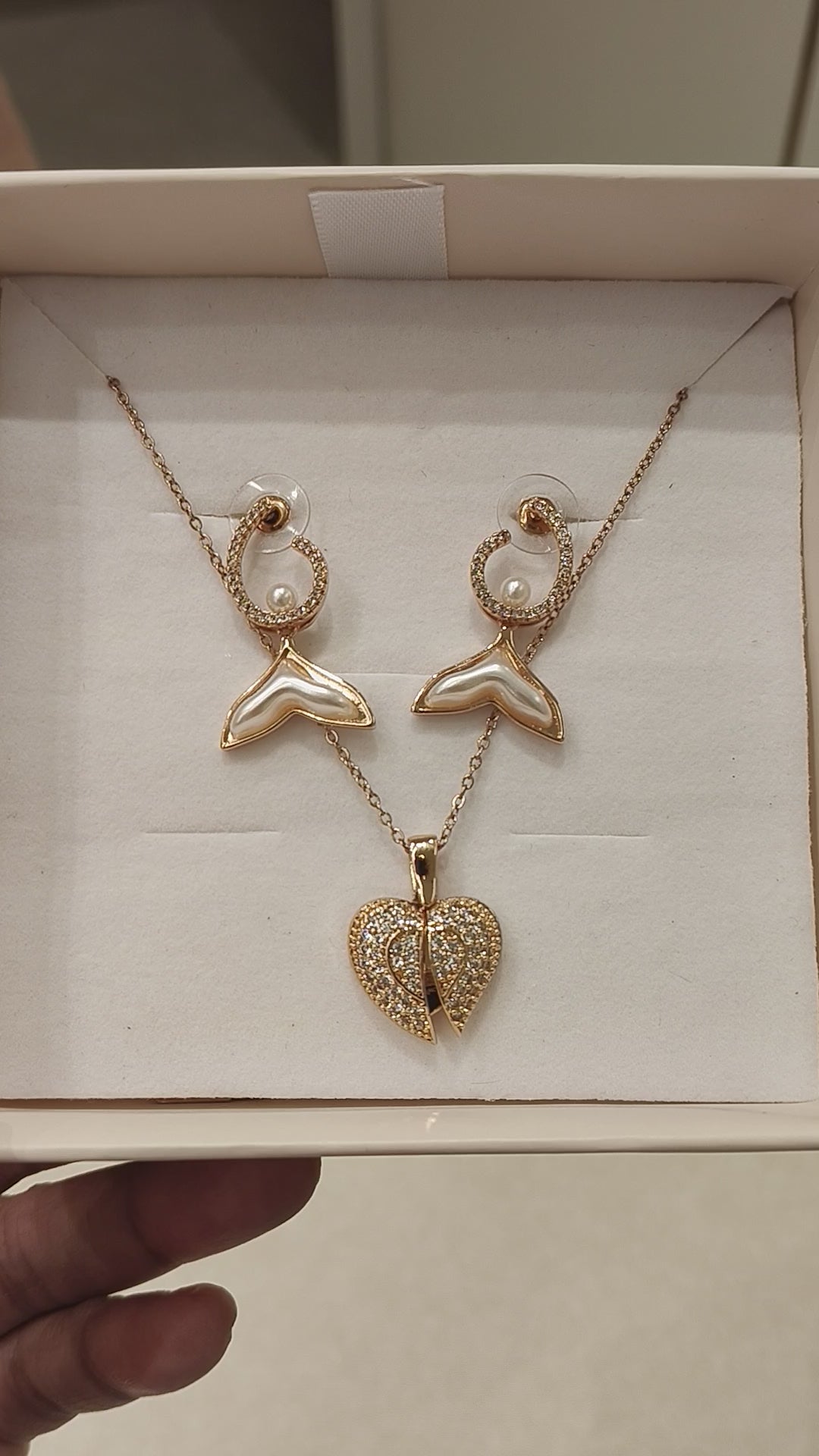 Pearl of Heart Earrings